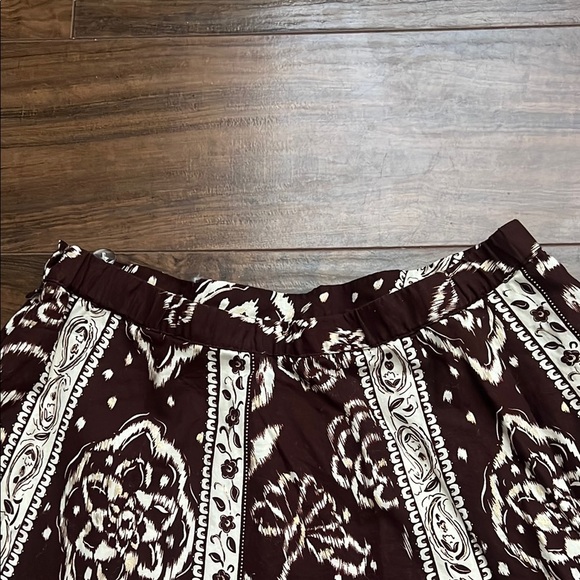 Cotton Floral A-Line Skirt in Brown and White by Coldwater Creek, Sz. Small - Picture 6 of 7